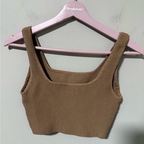 Aritzia Tops - Aritzia Babaton Sculpt Ribbed Crop Tank Top Women's Small Tan Brown Scoop Neck